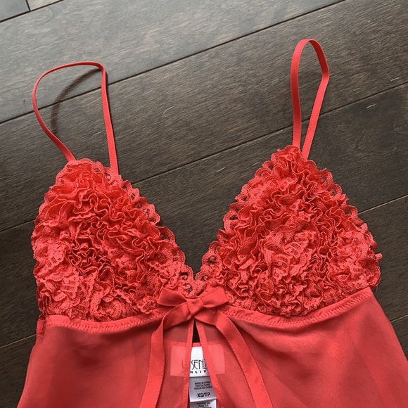 Lingerie - Picture 2 of 2